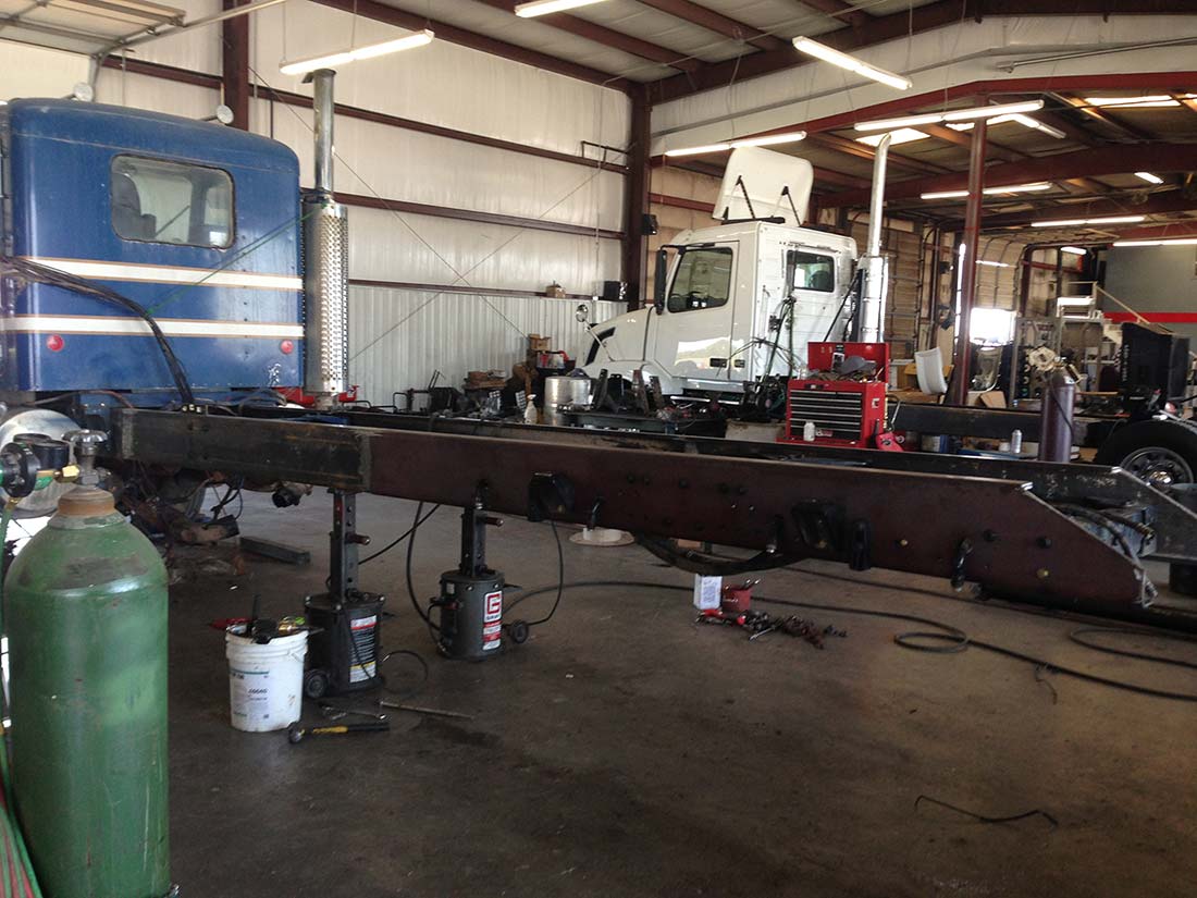 Service Department D&D Truck Sales and Service Oklahoma City, OK